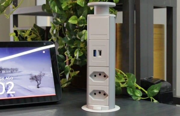 Torre de tomada para bancada com USB
