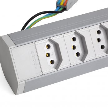 Especificidades do Perfil de Canto da QTMOV tomadas faceadas cinza